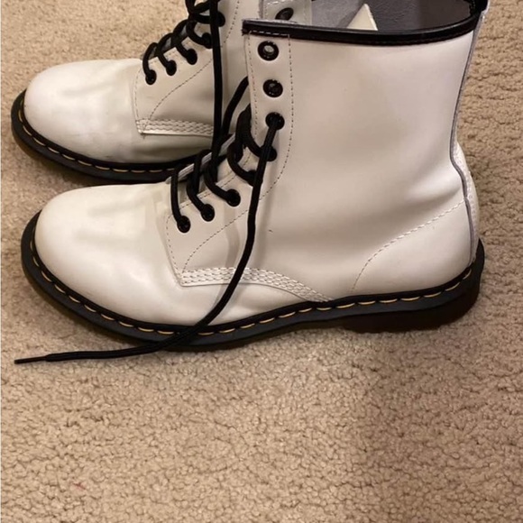 Dr. Martens - Picture 3 of 4